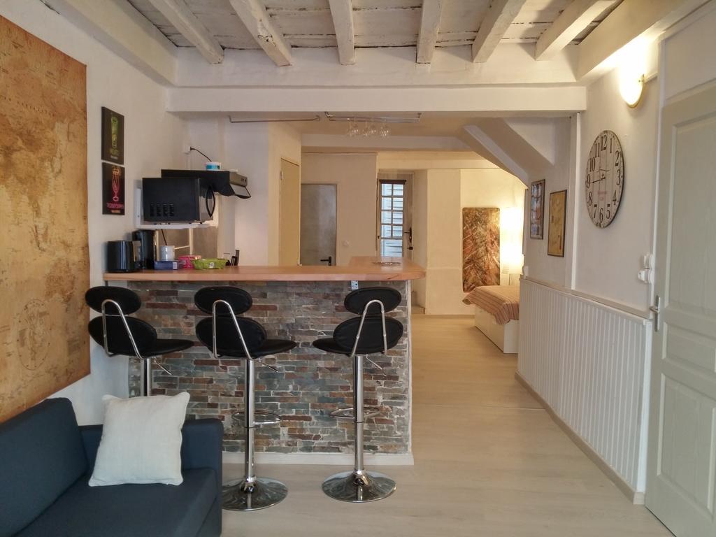 Appartements Cote Pont Vieux-Self Check-In Carcassonne Exterior photo